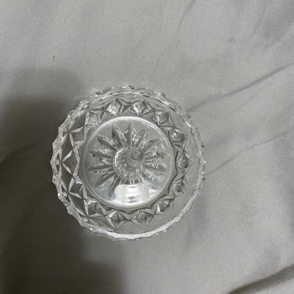 I am selling this ring holder.